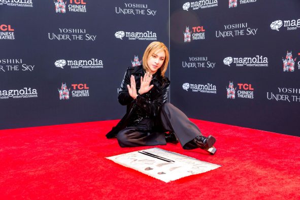 YOSHIKI、ハリウッドでの手形・足形完成披露セレモニーに出席！能登半島地震 被災地への追加支援のためチャリティーオークション開催も発表