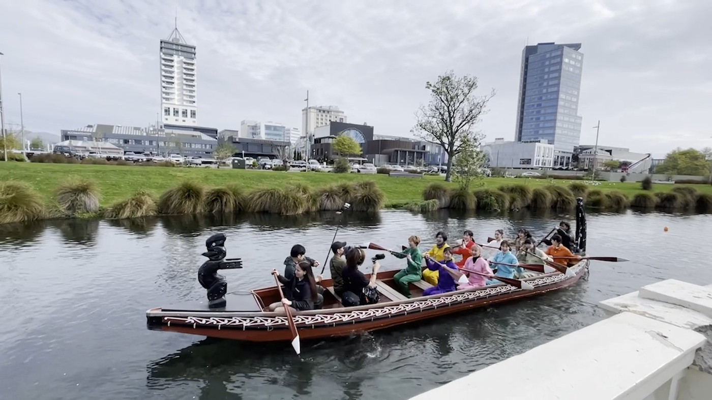 桜木心菜（私立恵比寿中学）が割れた腹筋＆美しいくびれを披露！ 1st写真集オフショット公開 - 画像一覧（3/4）