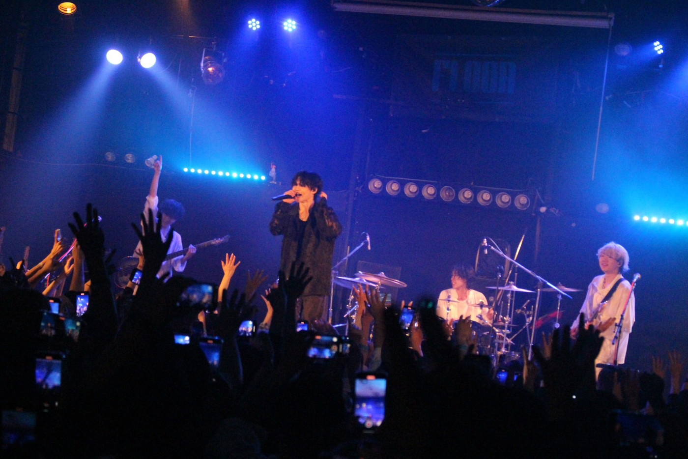 【ライブレポート】神はサイコロを振らない、28都市を巡るライブハウスツアーが柳田周作の出身地・宮崎県からスタート