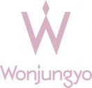 TWICE MOMO、韓国アイドルメイクを牽引するウォン・ジョンヨ監修のコスメブランド「Wonjungyo」の新ビジュアルに登場 - 画像一覧（1/9）
