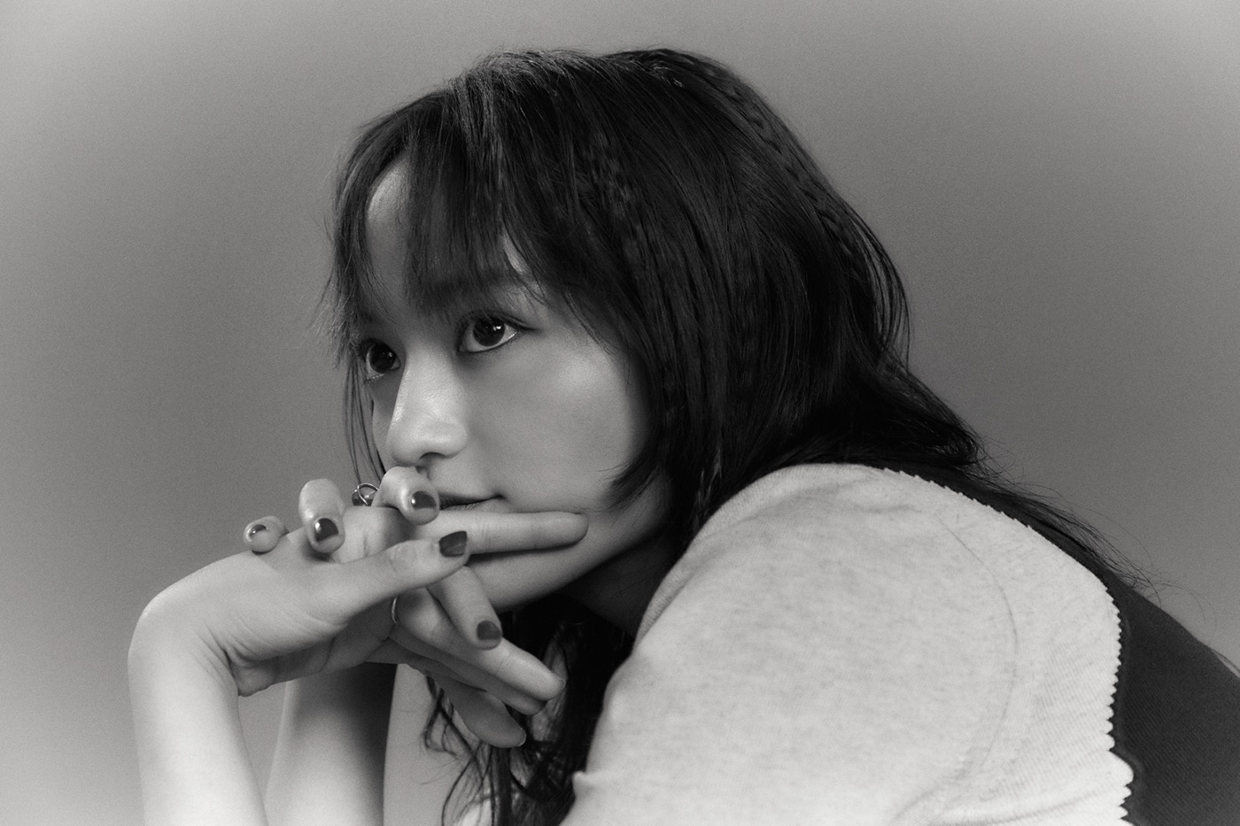 iri、松下奈緒主演ドラマ『スカイキャッスル』主題歌「Swamp」配信リリース決定！ジャケット写真公開 - 画像一覧（1/3）