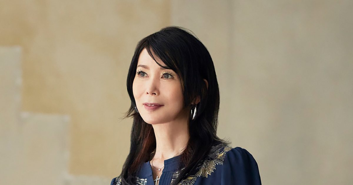 竹内まりやの歌詞を味わう！名曲「駅」「プラスティック・ラブ」から