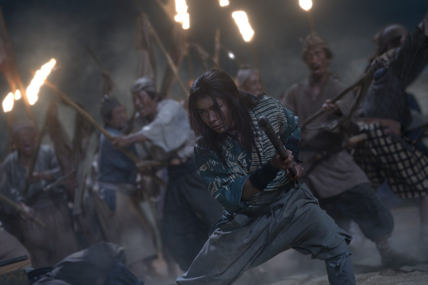 大泉洋主演、なにわ男子長尾謙杜出演映画『室町無頼』より本編場面写真一挙公開 - 画像一覧（4/9）