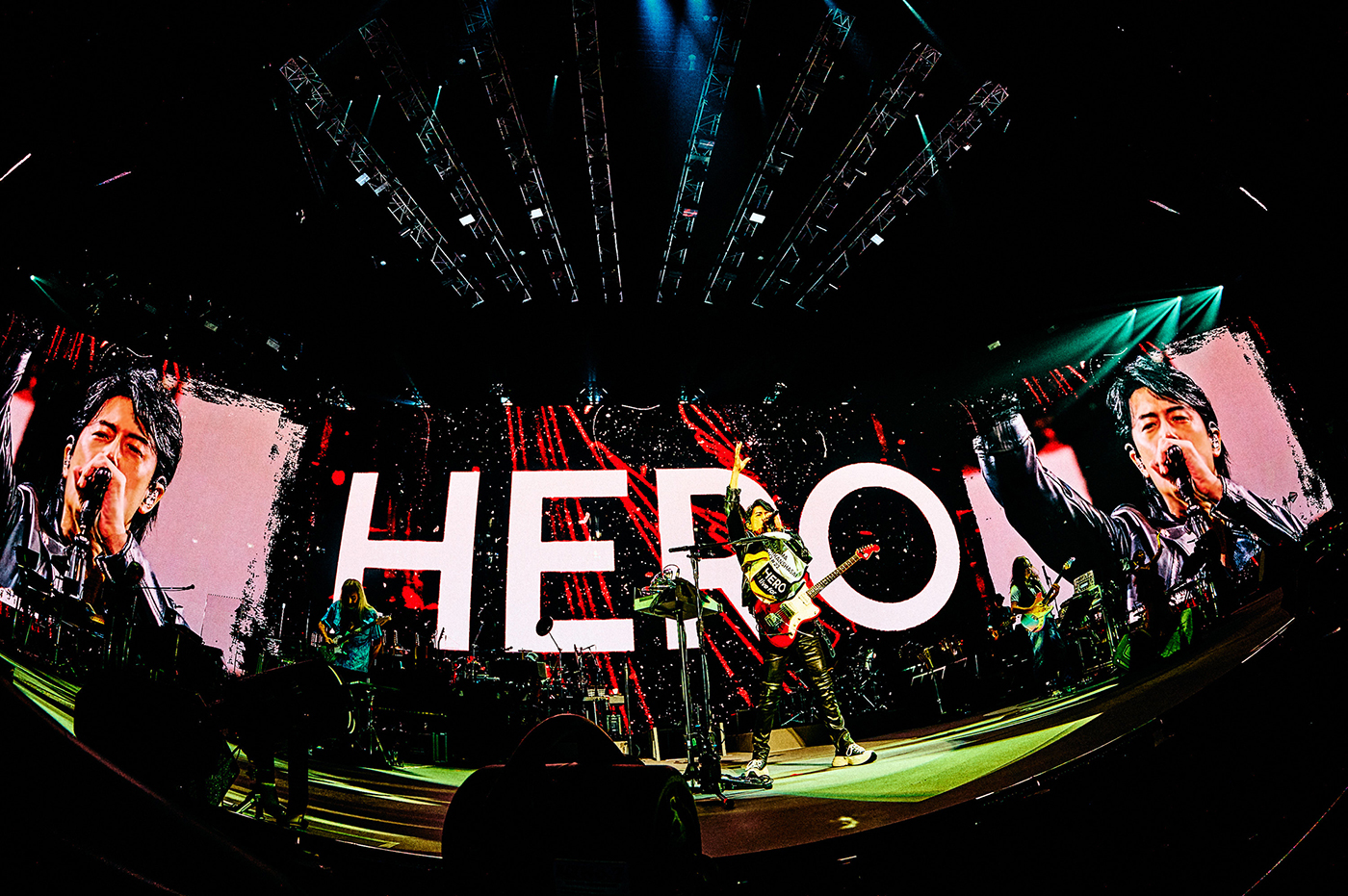 福山雅治、デビュー35周年ドームライブ開催決定！年末恒例ライブ『冬の大感謝祭』初日公演で発表