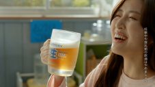 上白石萌音「サントリー生ビール」新TVCMに登場！山﨑賢人＆西島秀俊と共演 - 画像一覧（11/18）