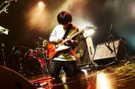 【ライブレポート】爆音ギターと宙を舞うメガネ！崎山蒼志、東名阪ツアー『The BestTour 2018-2025』完遂 - 画像一覧（6/7）