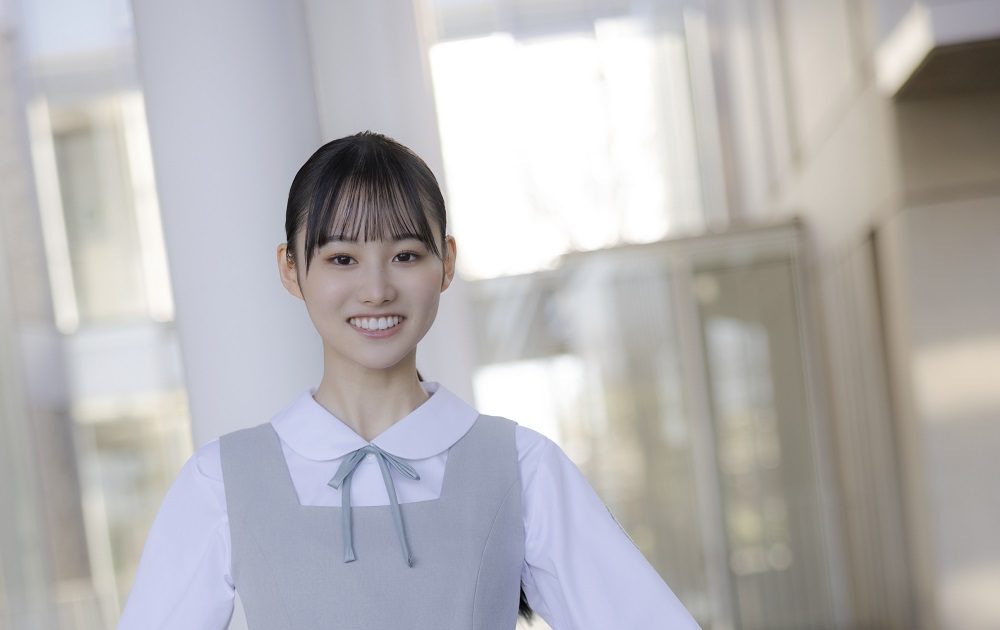 日向坂46五期生・大田美月＆高井俐香、撮り下ろし写真＆手書き