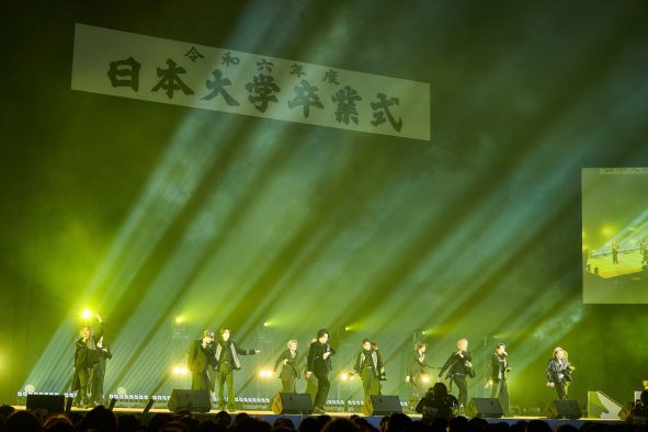 【レポート】THE RAMPAGE日本大学卒業式にサプライズ登場！日大付属校出身のRIKUは卒業生を鼓舞