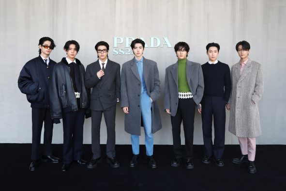 ENHYPEN、アメリカ最大規模の音楽フェス『コーチェラ』でプラダの特別制作衣装を着用しパフォーマンス