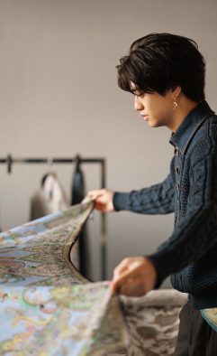 King & Prince髙橋海人が「エトロ」の伝統に触れるスペシャルコンテンツ公開