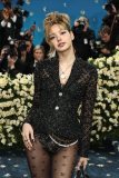 BLACKPINK・LISA『MET GARA（メットガラ）』に降臨！セクシー衣装＆脚線美で来場者を魅了