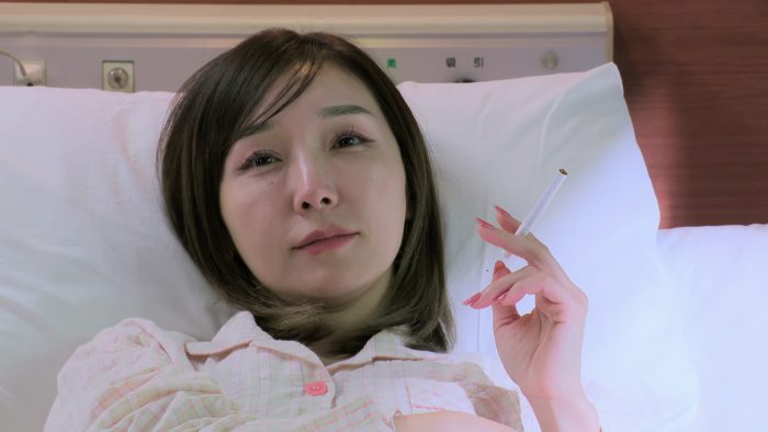 加護亜依がNetflixコメディ『罵倒村』に因縁のアイテムと共に出演決定