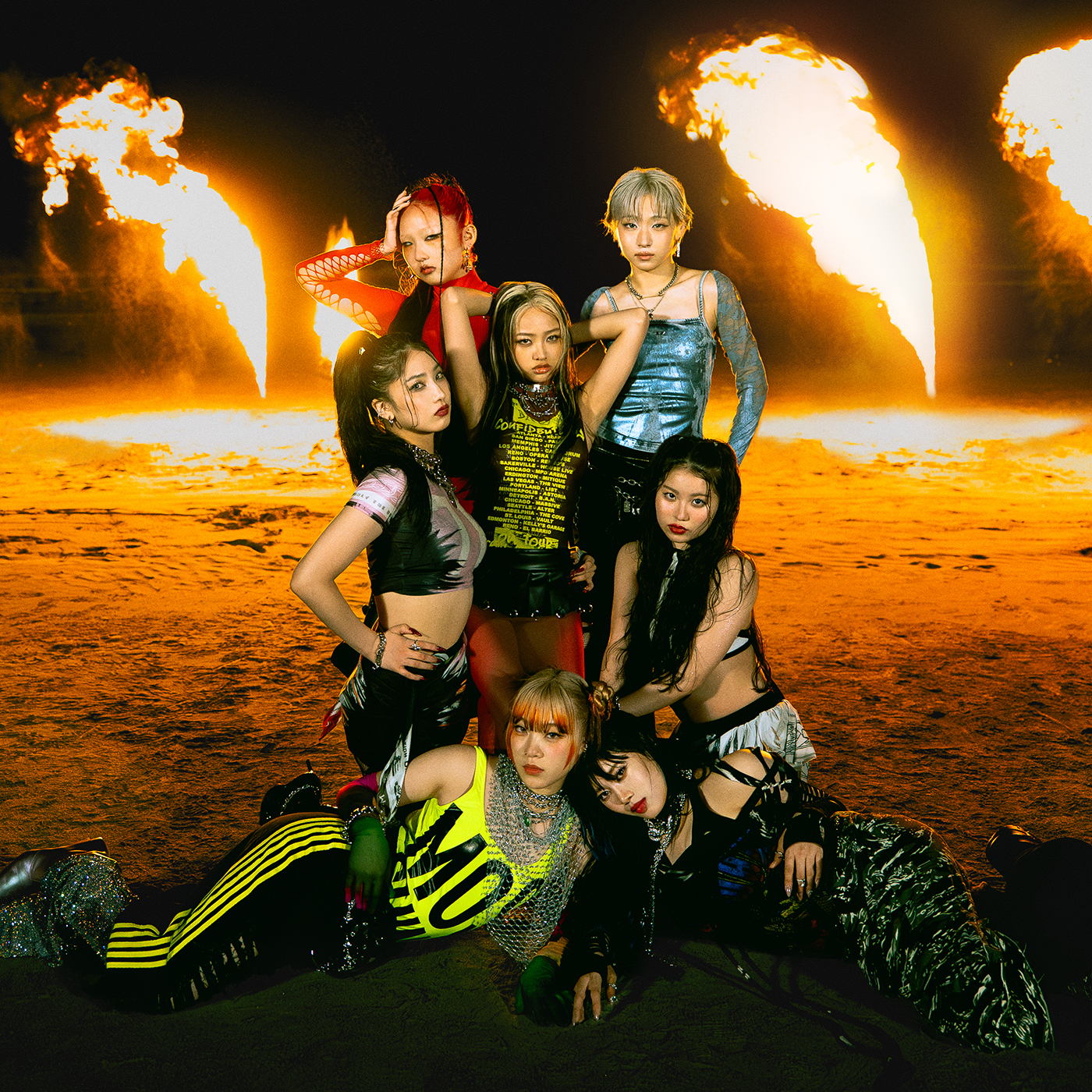 HANA、新曲「Burning Flower」の新アーティスト写真公開！夜の砂浜で炎に囲まれて撮影