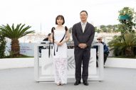 齊藤京子、初主演映画『恋愛裁判』がカンヌ国際映画祭に正式出品！深田晃司監督と映画祭フォトコールに登場 - 画像一覧（1/10）