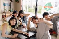 Aぇ! group佐野晶哉が演じるヅカの誕生日をお祝い！映画『か「」く「」し「」ご「」と「』メイキング写真解禁 - 画像一覧（1/3）