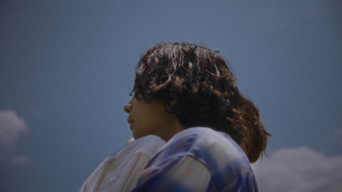 Vaundy、TVアニメ『光が死んだ夏』OP曲「再会」MV公開！俳優の森山未來＆窪塚愛流が出演