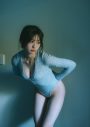 富田鈴花1st写真集より、タイトなボディースーツに身を包む姿公開！「自分でも思い入れが強い衣装」 - 画像一覧（1/2）