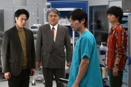 武蔵（櫻井翔）が人質の闇を暴くため謎の箱に手を入れる！『放送局占拠』第3話が今夜放送 - 画像一覧（4/4）