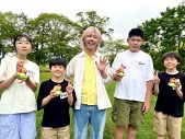 Mrs. GREEN APPLE藤澤涼架が北海道で感動の再会！『30周年記念！さんま・玉緒のあんたの夢をかなえたろか夏休みSP』放送決定 - 画像一覧（1/10）
