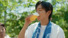 目黒蓮がホップ農家の畑仕事に初挑戦！「キリンビール 晴れ風」 新TVCM「晴、風、土。」収穫篇放映開始