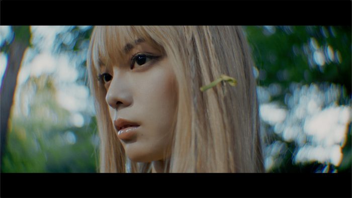 平手友梨奈、自身が作詞した「I’m human」のMV公開！孤独と葛藤を集団心理の恐怖で表現