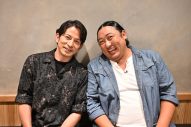 岡田准一＆秋山竜次が“生き残り術”を学ぶ！岡田はパイプオルガンの生演奏を披露 - 画像一覧（4/5）