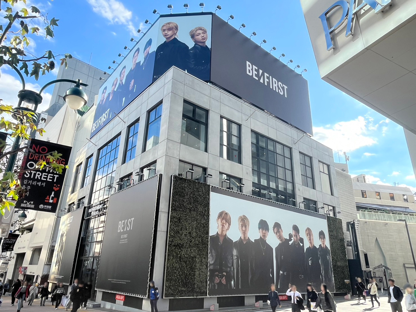 BE:FIRST、初ベストアルバム『BE:ST』の特大ビジュアルが渋谷に登場