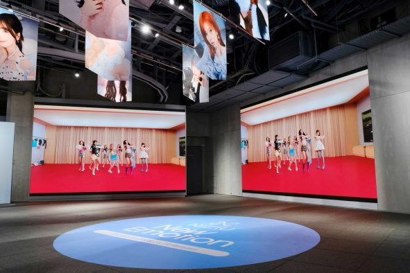 NiziUがSHIBUYA TSUTAYA 1Fをジャック！ニューアルバム『New Emotion』発売を記念した大型POP UPがスタート