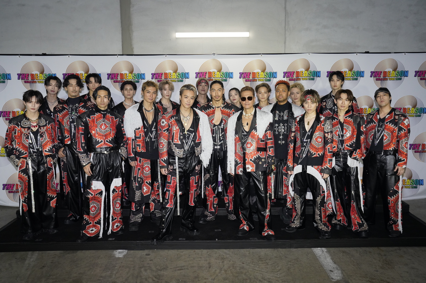 【レポート】EXILE ATSUSHIが戻りついに完全復活！8度目のドームツアーが福岡で開幕し、3万人と一緒に「道」を大合唱 - 画像一覧（1/6）