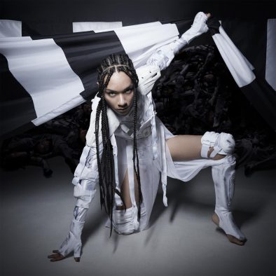 女王蜂「01」「02」がTVスペシャル『アンデッドアンラック Winter編』主題歌に決定