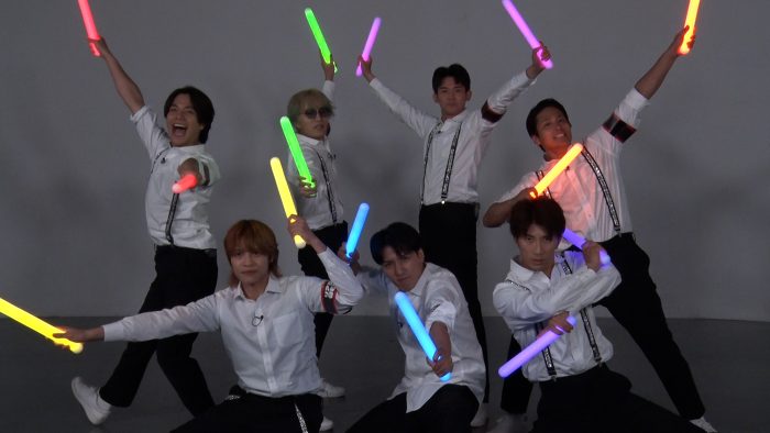 WEST.「ヲタ芸協会」の猛特訓を受け7人揃って自身の代表曲をヲタ芸パフォーマンス