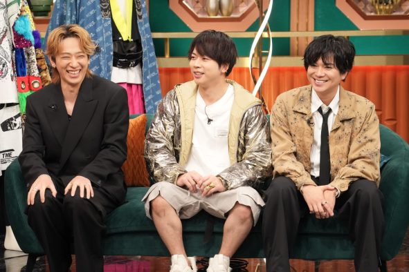 NEWSのライブ衣装10着が『with MUSIC』に登場！増田貴久こだわりの衣装にメンバーが物申す