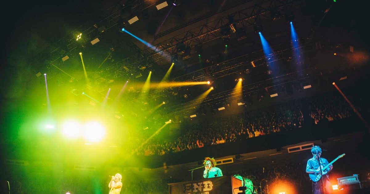 ライブレポート】UVERworldとSEKAI NO OWARIによる日本武道館での