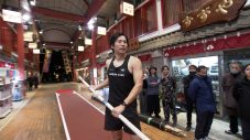 横山裕が“シン・山の神”黒田朝日ら箱根駅伝王者・青学陸上部と富士山麓最強山登り電車に挑む！『ウルトラマンDASH』 3.5時間SP今夜放送 - 画像一覧（8/11）