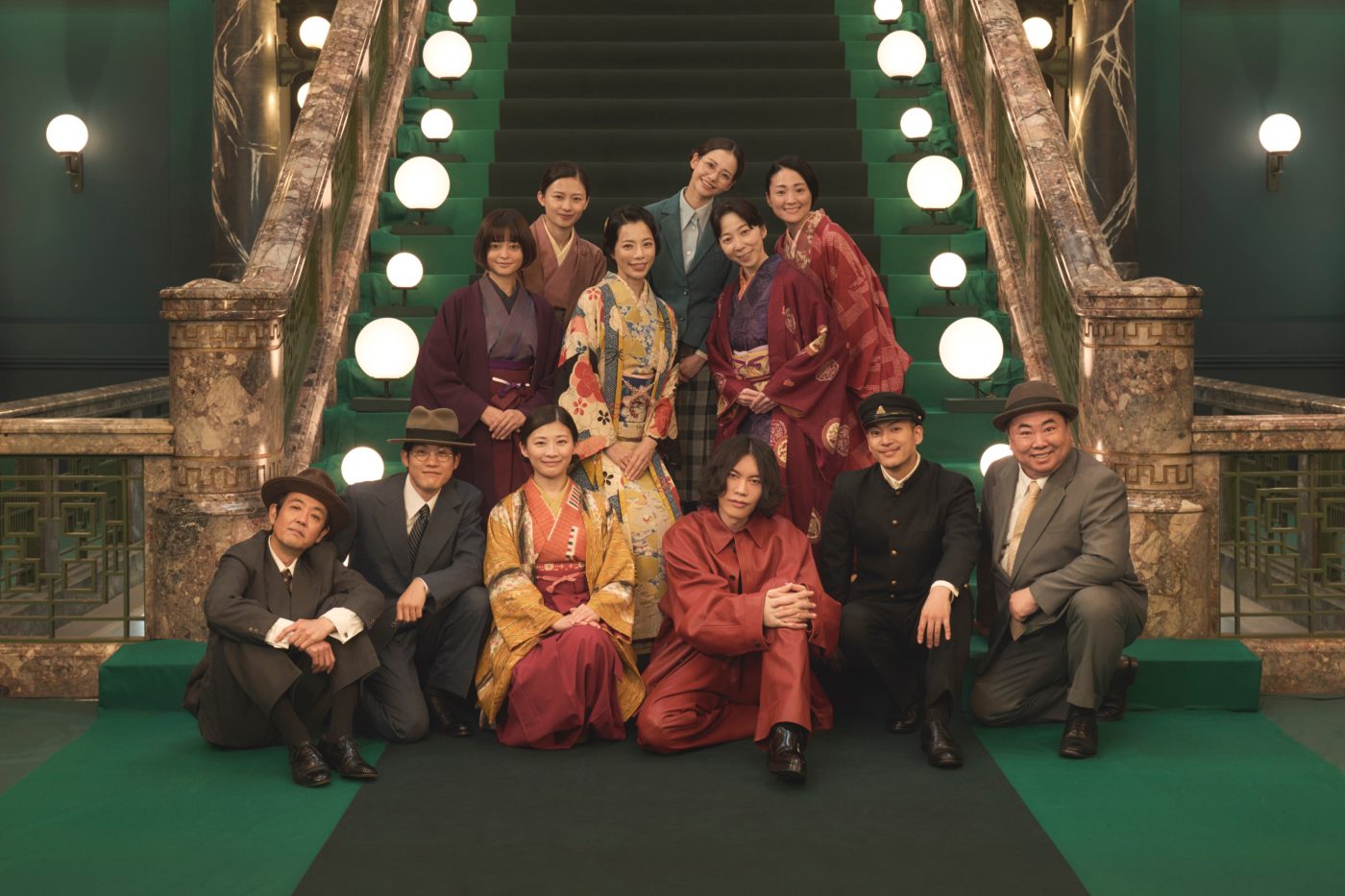 米津玄師「IRIS OUT」「さよーならまたいつか！」『NHK紅白歌合戦』パフォーマンス映像公開 - 画像一覧（8/8）