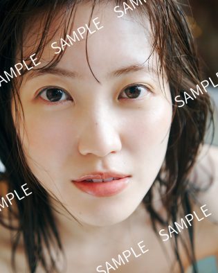 松田里奈1st写真集よりバスタブでの濡れ髪カット解禁！封入特典第5弾