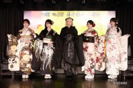 【レポート】≠MEと≒JOYが『二十歳のつどい　2026』開催！振袖姿のメンバーが「あいうえお作文」で抱負を発表 - 画像一覧（2/9）