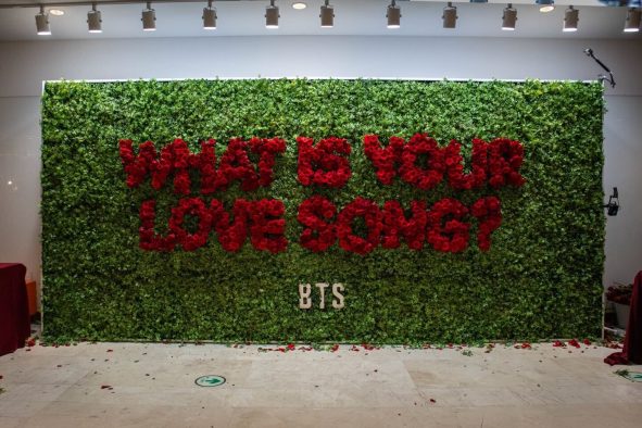 BTSが全世界に投げかけた「WHAT IS YOUR LOVE SONG?」という問いかけ…その答えがニューアルバム『ARIRANG』に