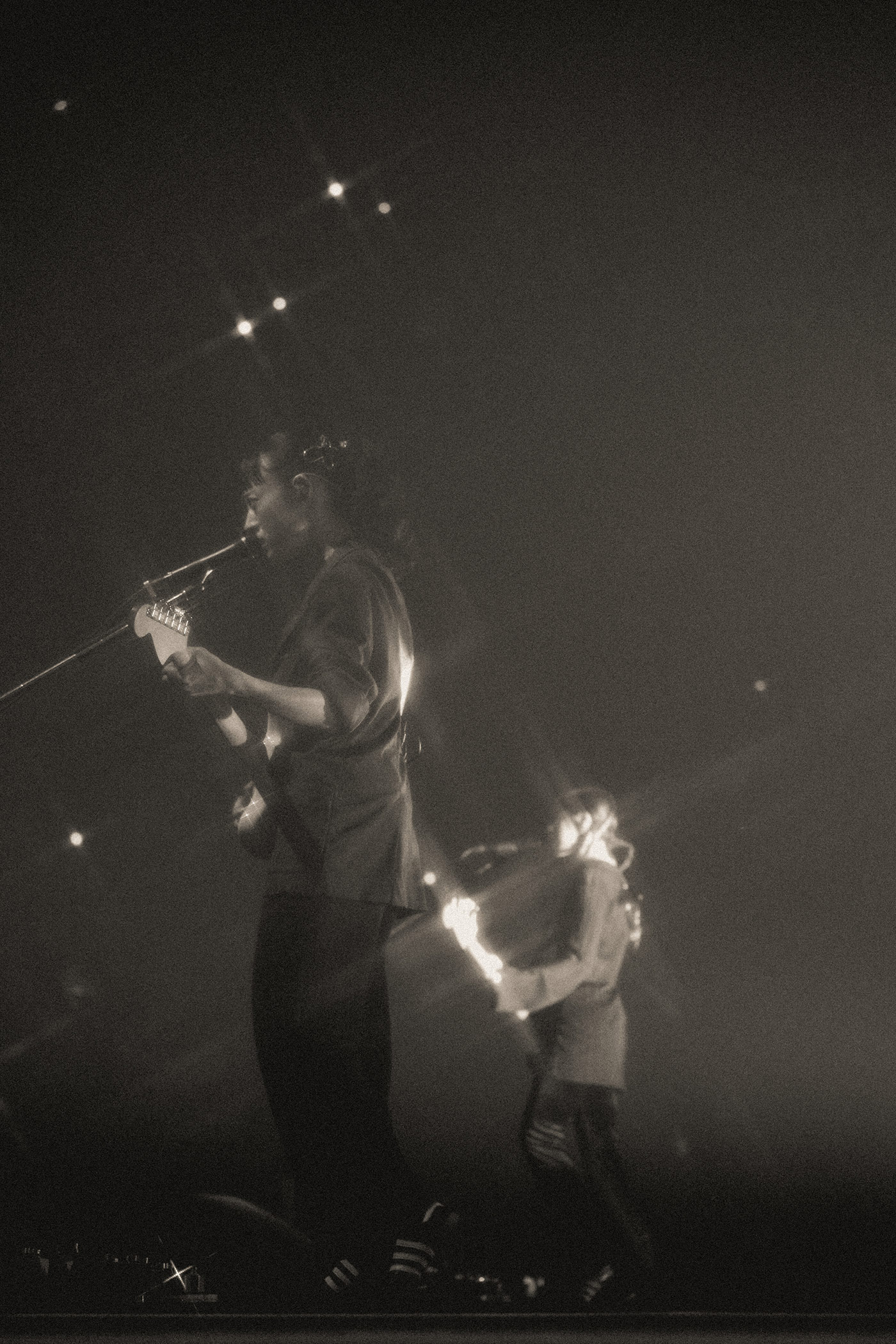 羊文学ライブフィルム「Hitsujibungaku Asia Tour “いま、ここ（Right now right here.）” at 日本武道館」試写レポート - 画像一覧（2/7）