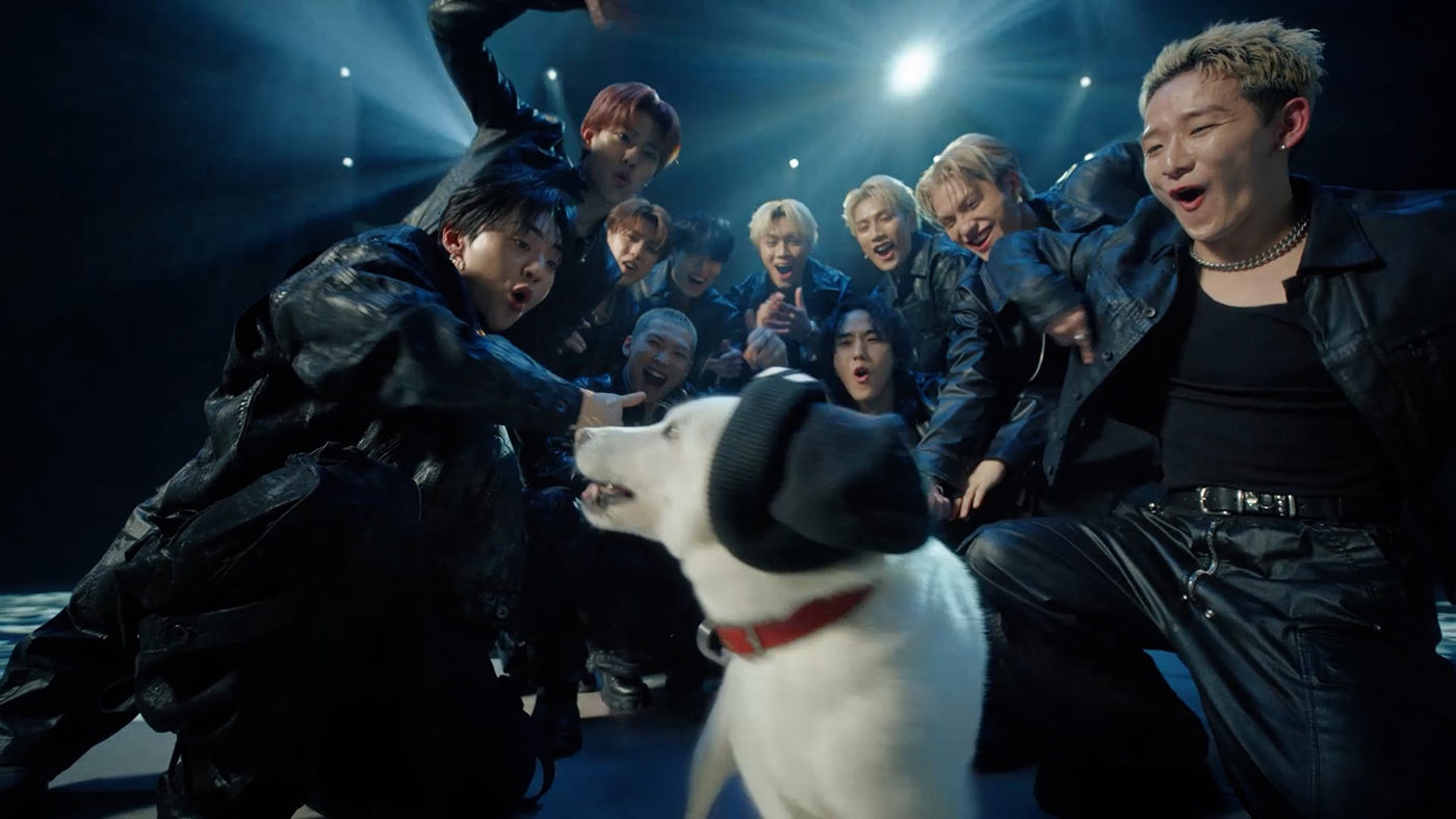 THE JET BOY BANGERZ、ソフトバンク新CMで白戸家のお父さんと華麗なダンスを披露