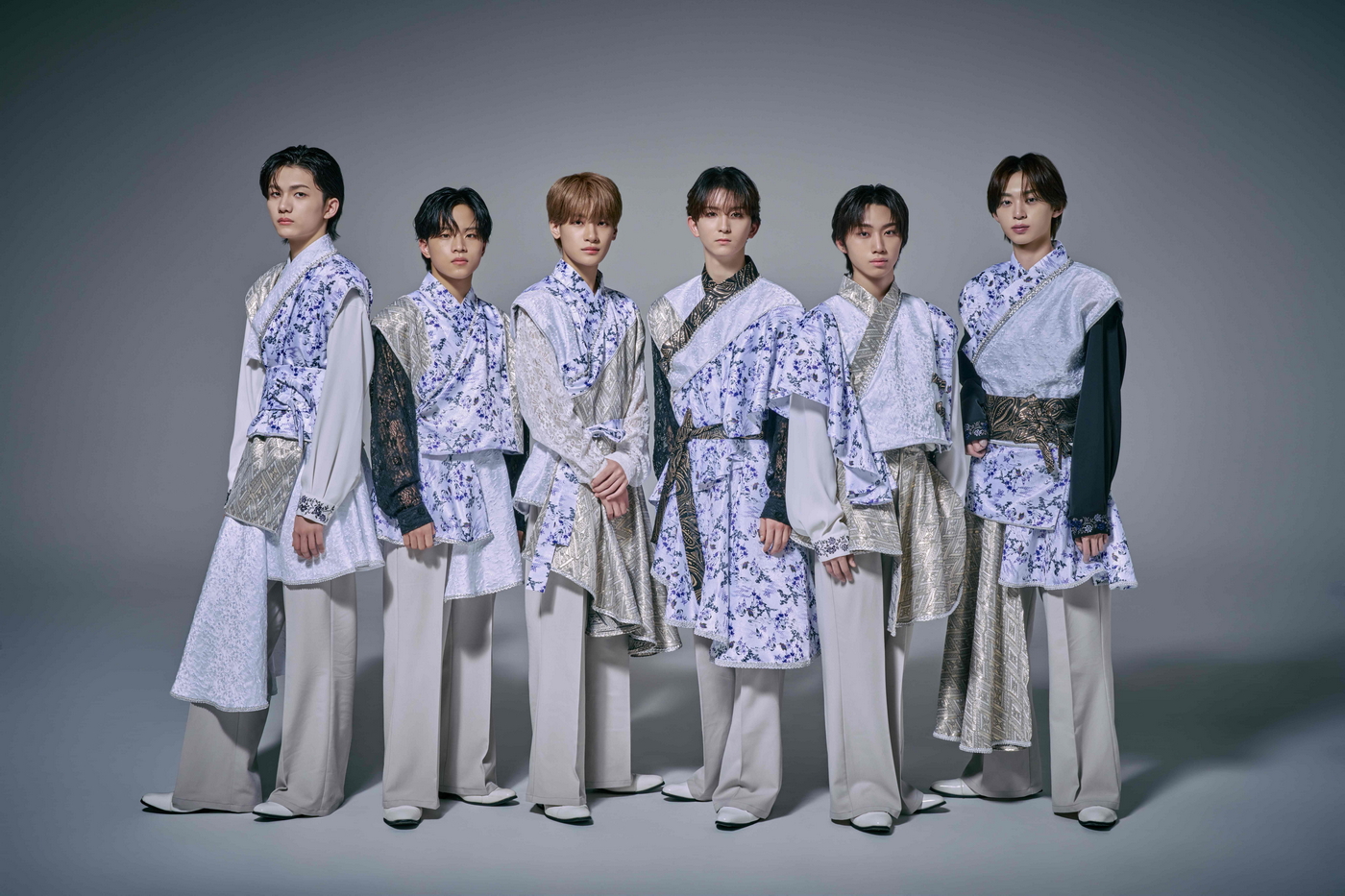 EBiDAN注目のボーカル＆ダンスグループ Lienelメジャーデビュー決定！しかしその契約書はシンガポールに？