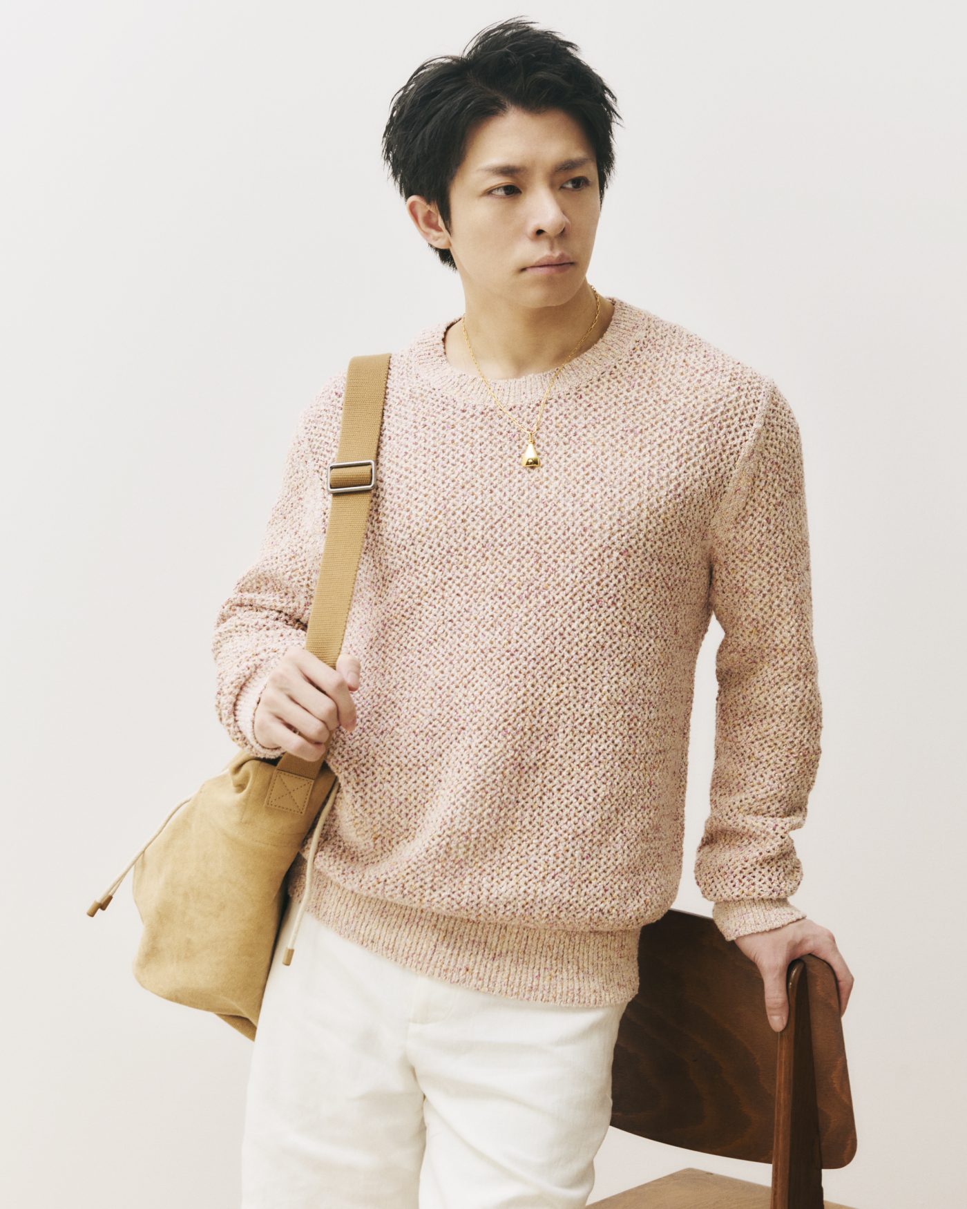 Number_i岸優太が初夏のルックを軽やかに着こなす！バナナ・リパブリック最新ビジュアル公開 - 画像一覧（1/4）