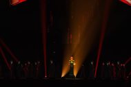 【ライブレポート】GAN（岩田剛典）が約40人のバックダンサーを率いて『KCON JAPAN』に登場！新曲を世界初パフォーマンス - 画像一覧（2/5）