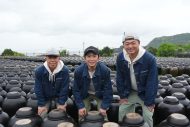 相葉雅紀が黒酢の仕込みを体験！『相葉マナブ』鹿児島SPの第2弾が本日オンエア - 画像一覧（1/3）