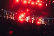 【独占レポート】松尾レミ「（YONCEは）大学時代にずっとライブハウスで一緒にやってきた仲間」『Suchmos The Blow Your Mind TOUR 2026』に共通点の多い同世代バンド・GLIM SPANKYが登場 - 画像一覧（19/34）