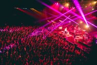 【独占レポート】くるり、Suchmosへ受け継がれる音楽的美学。30年の名曲群で魅せた『Suchmos The Blow Your Mind TOUR 2026』 - 画像一覧（15/26）