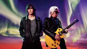 B’zが2026日本テレビ系サッカーテーマソングとなる新曲『完全無欠』を発表！ 松本孝弘・稲葉浩志のコメントも到着
