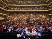 TUBE40周年記念ツアーを完走！ベストアルバムのタイトルになぞらえ“White”と“Blue”の2部で構成 - 画像一覧（1/10）