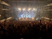 TUBE40周年記念ツアーを完走！ベストアルバムのタイトルになぞらえ“White”と“Blue”の2部で構成 - 画像一覧（2/10）