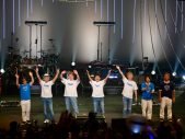 TUBE40周年記念ツアーを完走！ベストアルバムのタイトルになぞらえ“White”と“Blue”の2部で構成 - 画像一覧（10/10）